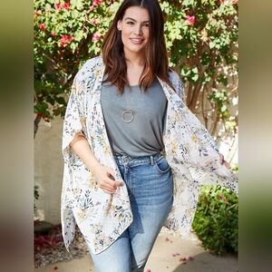 Maurices NWOT One Size Floral Kimono Cardigan